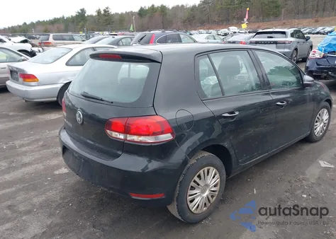 2010 Volkswagen Golf z USA, uszkodzony, nr VIN WVWDB7AJ3AW427411